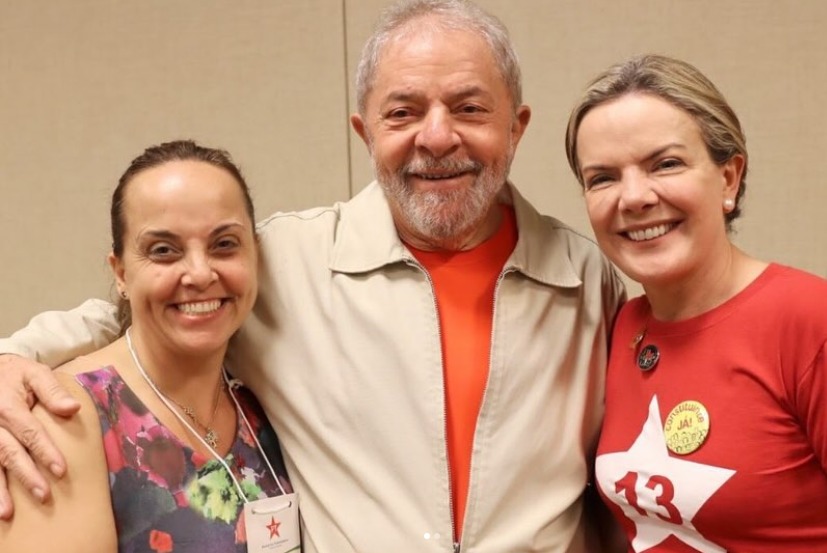Filha de Lula é servidora do Senado, mas viaja em dia útil e não tem falta registrada