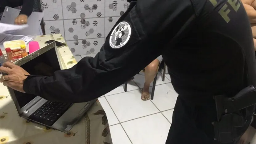 PF encontra material pornográfico infantojuvenil e indícios de abuso de vulnerável em Mossoró e Macaíba