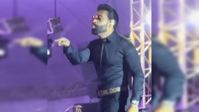 Após show no RN, cantor Pablo rebate fã que lhe mostrou o dedo do meio: ‘Mete no seu c*’