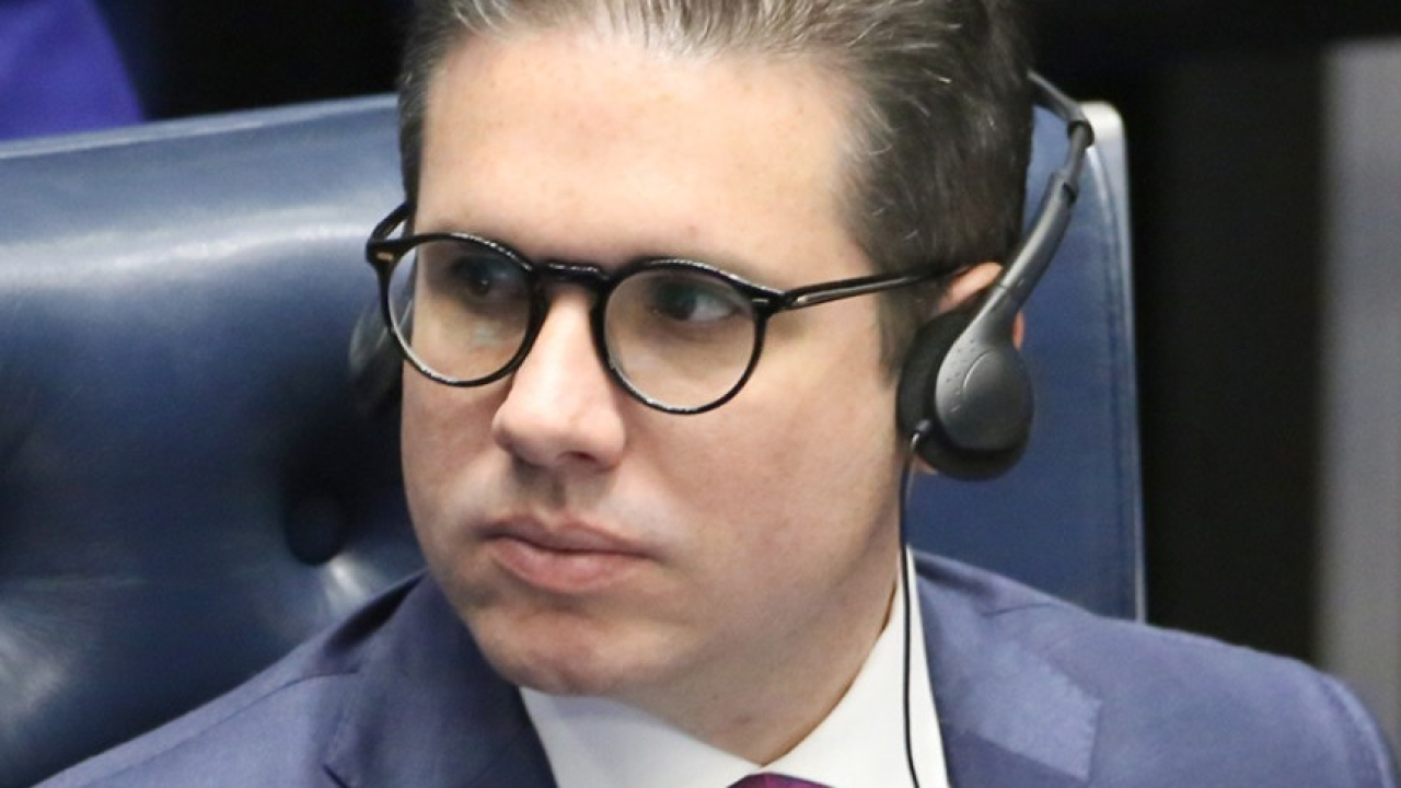 Motta oficializa afastamento de Zambelli e convoca suplente