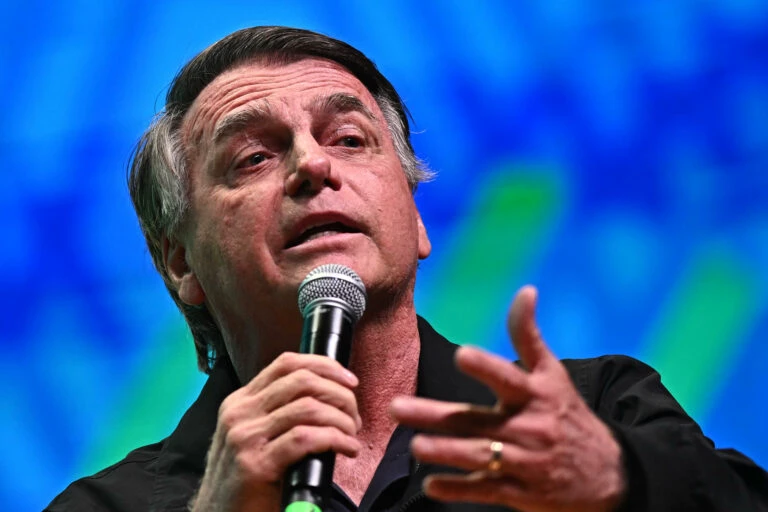 Bolsonaro contrapõe Michelle e Janja: “Diferença enorme”