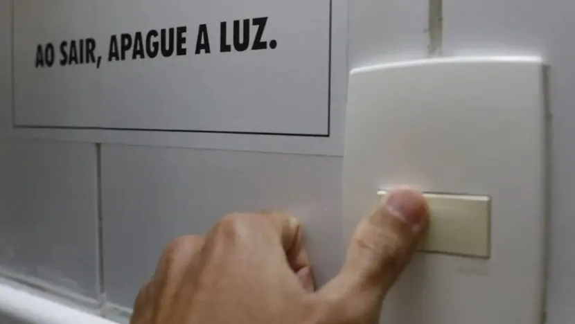 Conta de luz terá cobrança adicional a partir deste domingo 1º