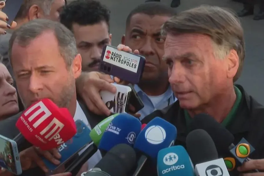 ‘A perseguição continua’, diz Bolsonaro após depor na PF