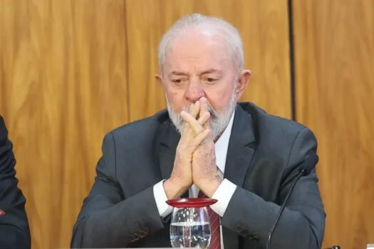 Desaprovação ao governo Lula vai a 56%, diz levantamento do PoderData