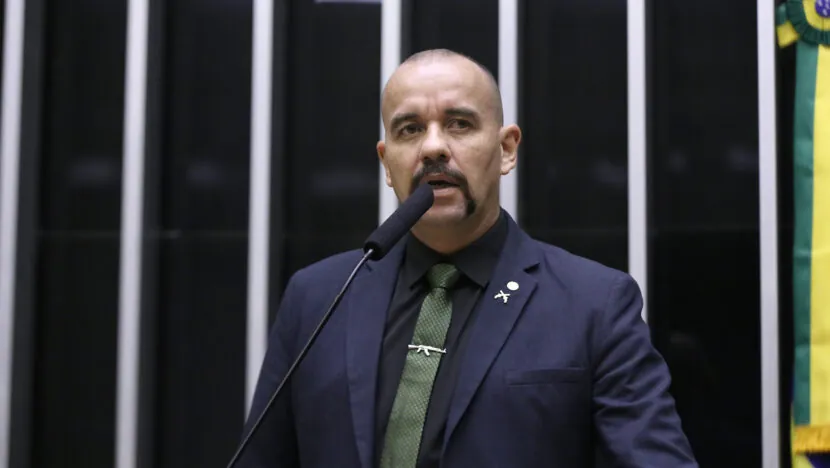 Gonçalves diz que chamou Thabatta de “vereador” por “formação cristã”