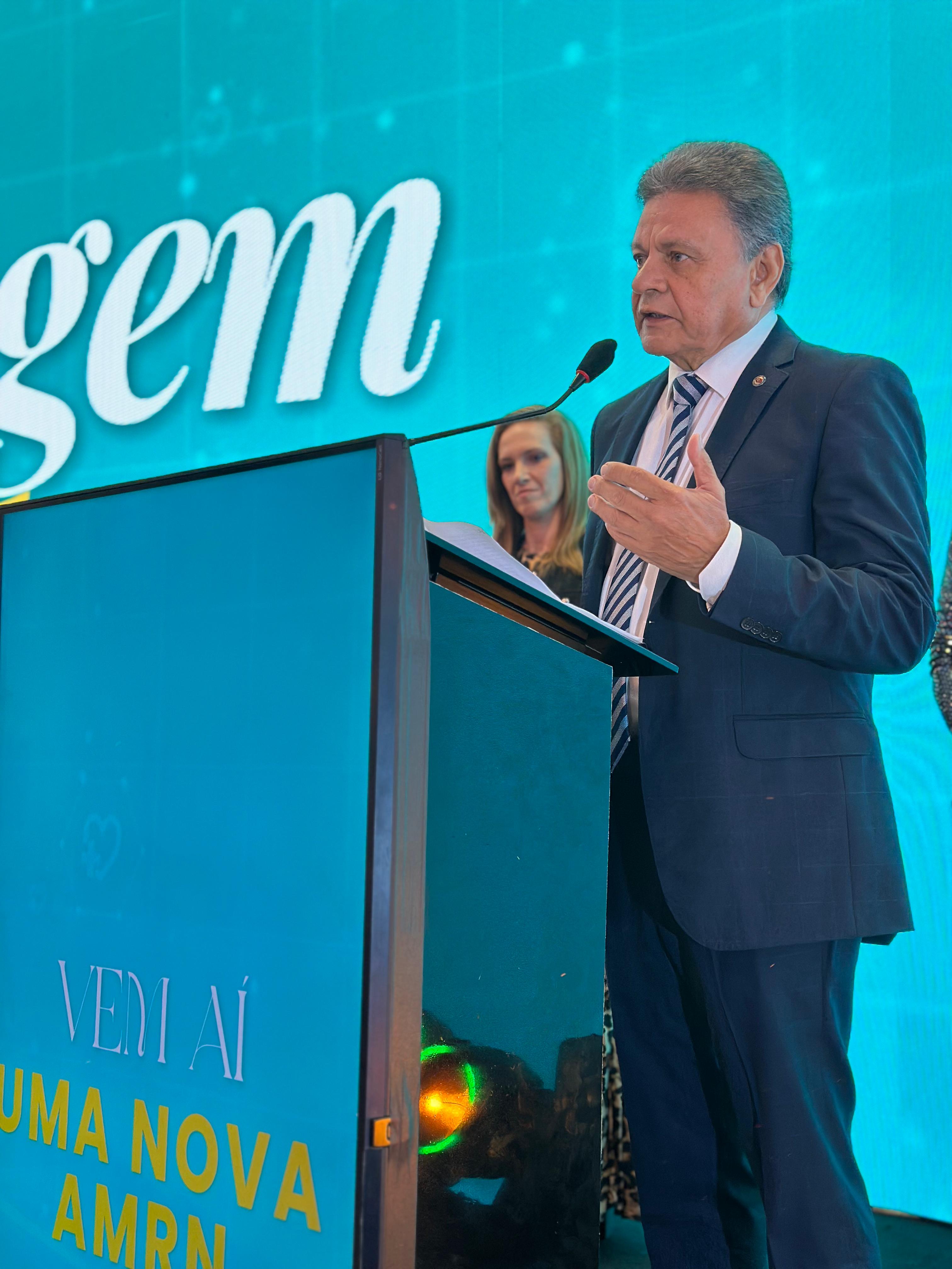 Jantar da Associação Médica do RN foi sucesso de público e crítica em noite de requinte e glamour