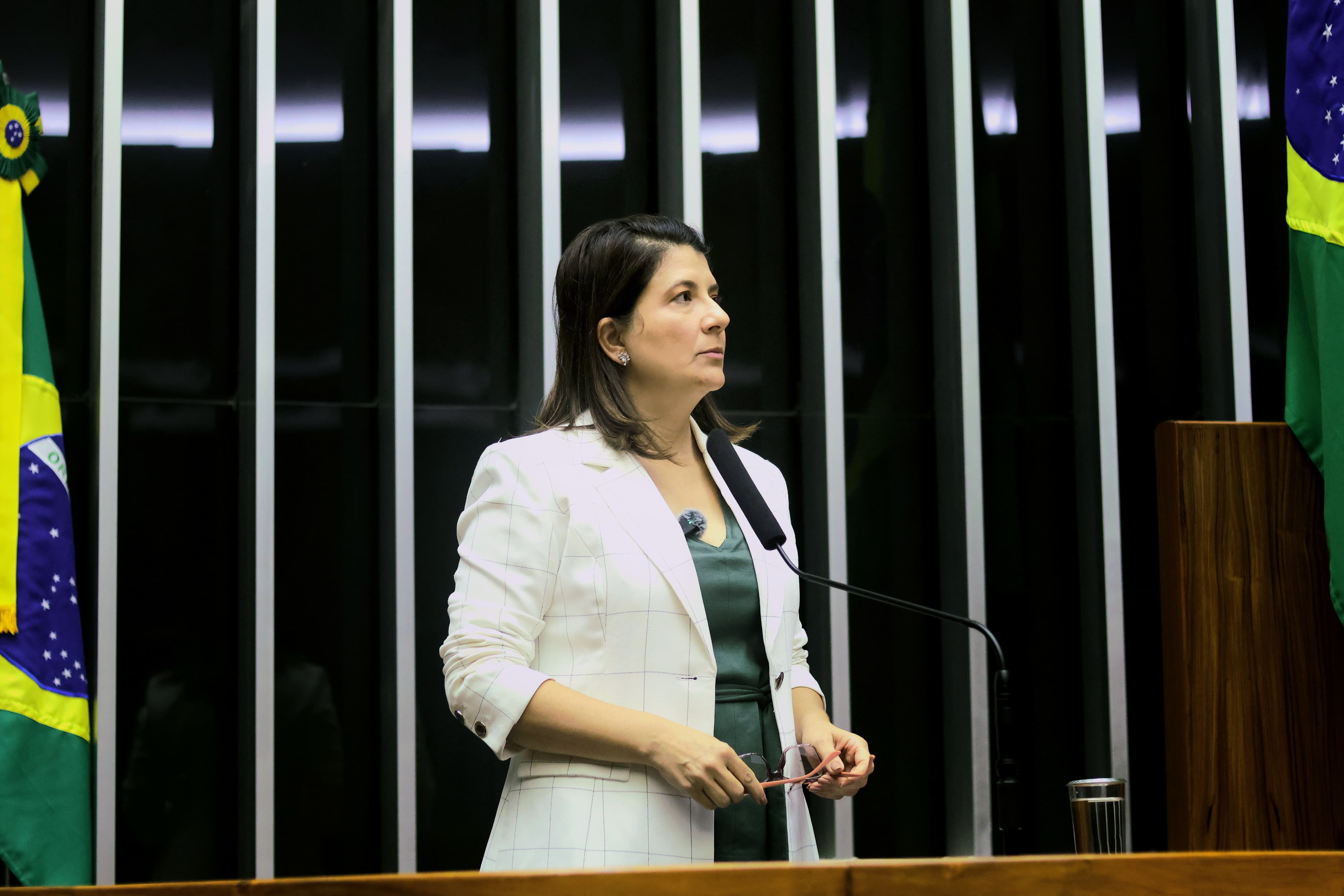 Deputada Carla Dickson comemora aprovação da CPMI do INSS: “Vitória da verdade e do povo brasileiro”