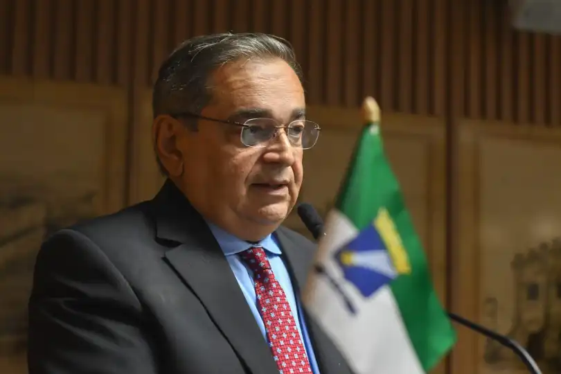 Em nota, Álvaro Dias diz que nunca afirmou possibilidade de candidato a "vice" de ninguém