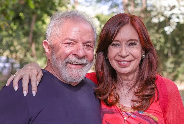 Petistas fazem romaria a Cristina Kirchner, presa por roubar