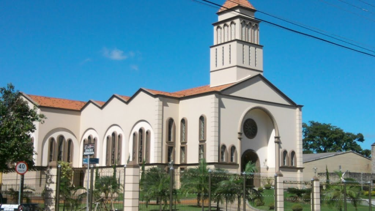 Flagra constrangedor: advogado é preso em igreja vestindo calcinha e em estado de excitação