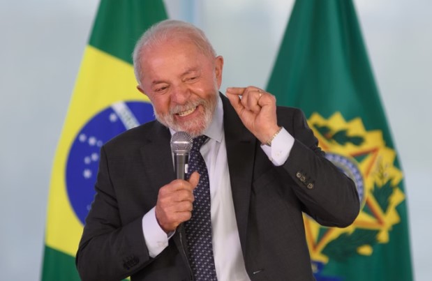 Lula diz não temer disputa em 2026: “Quem quiser ganhar de mim vai ter que andar mais do que eu na rua”