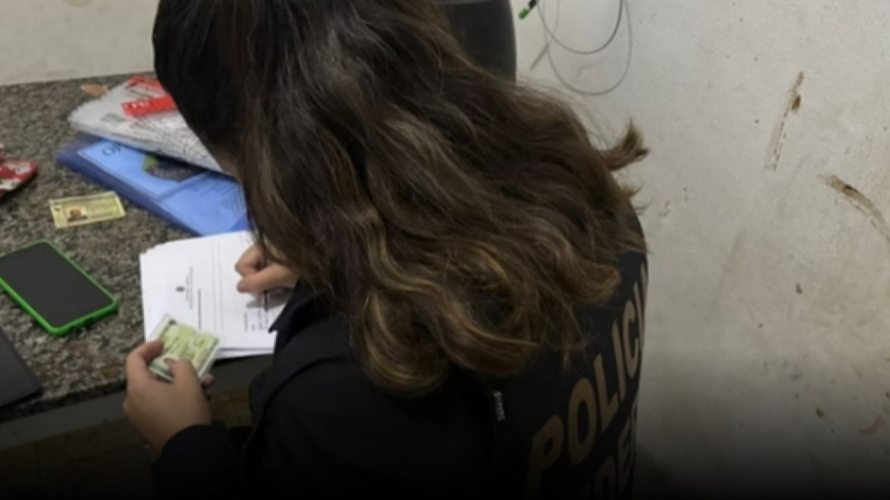 Grupo 'matava' pessoas no sistema da Receita Federal e cobrava por 'volta a vida'