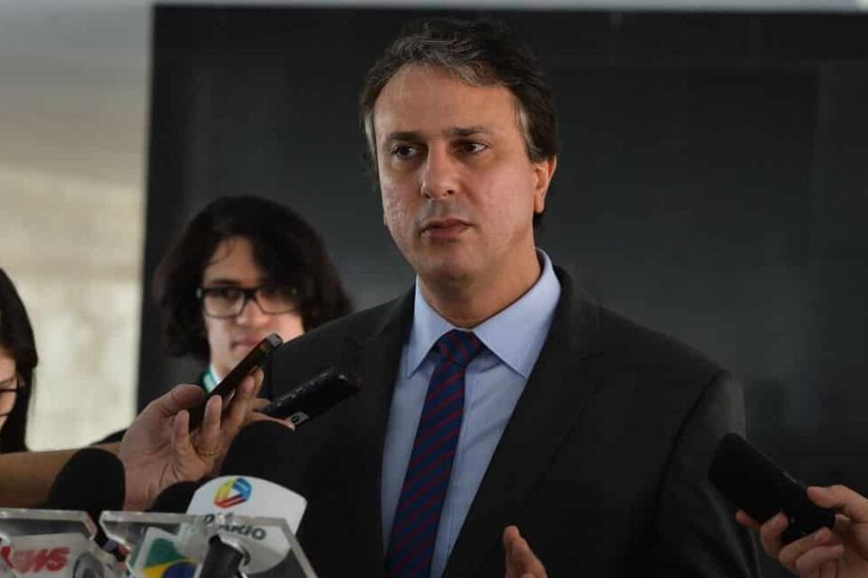 ‘Turnê das Drags’ complica ministro da Educação