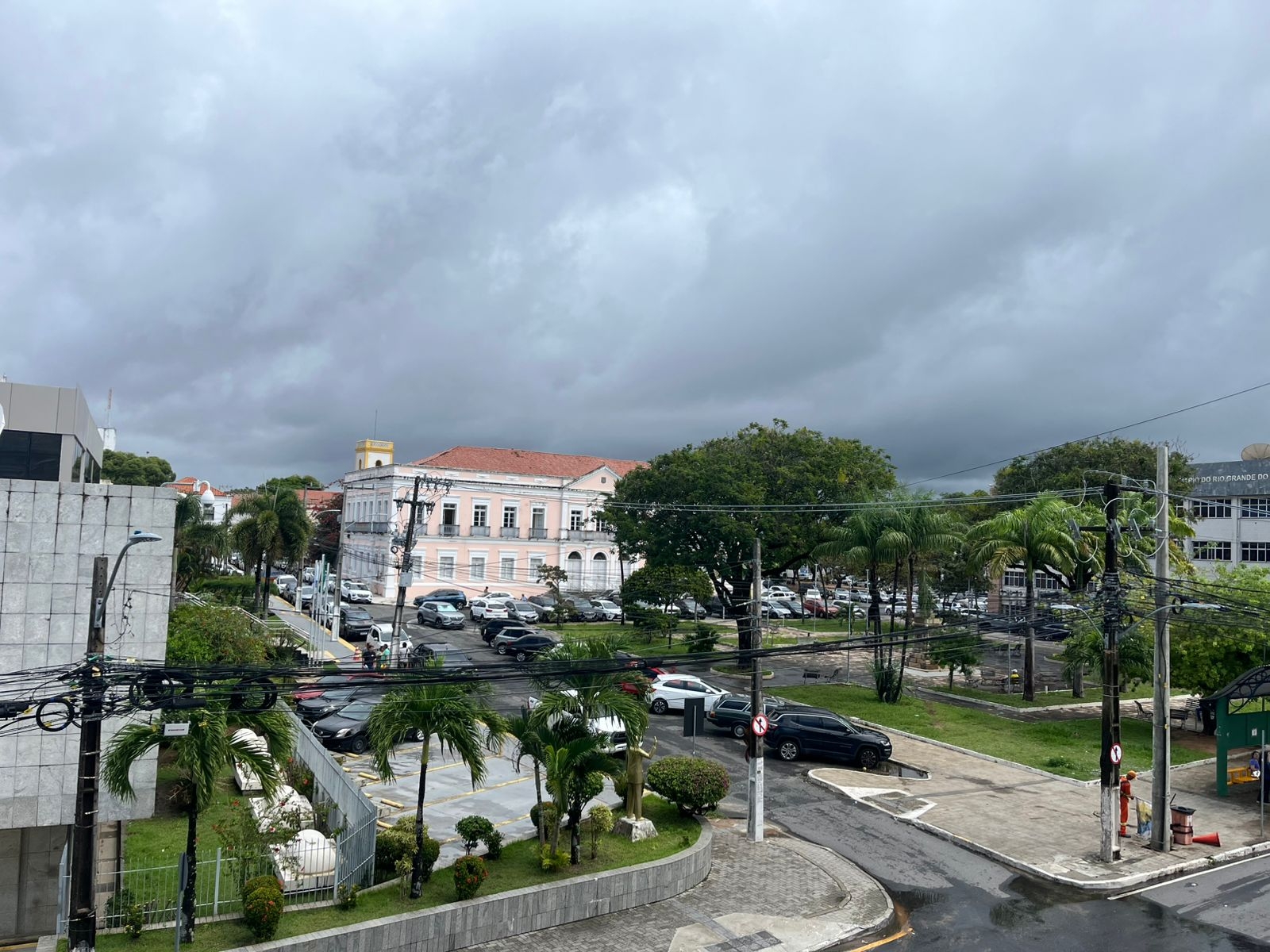 Natal registra mais de 150mm de chuva e Prefeitura divulga boletim extraordinário
