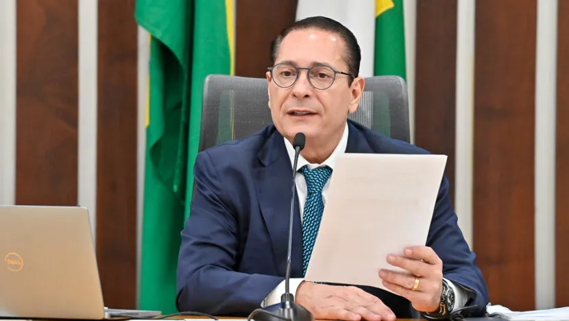 Ezequiel condena ‘radicalismo burro’ e diz que será candidato ‘ao que o povo quiser’