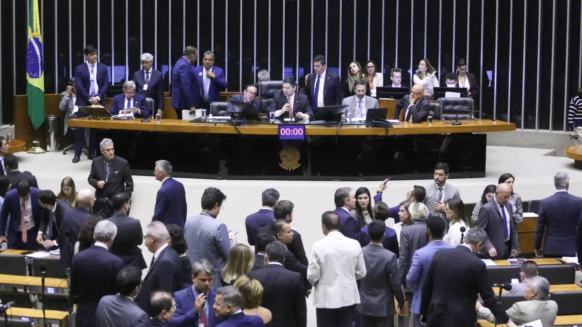 Veja como os parlamentares do RN votaram na medida que pode aumentar a conta de luz