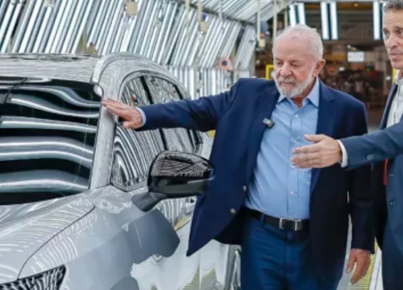 Lula torra R$2,3 milhões alugando carros em 7 dias