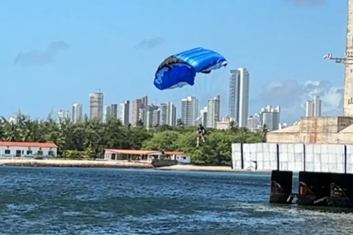 Base jump no RN: salto inédito é realizado na Ponte Newton Navarro