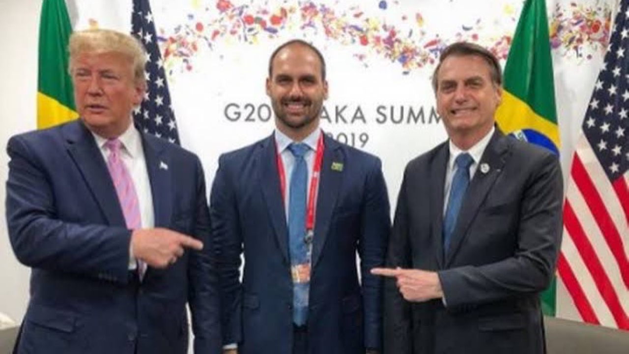 Eduardo Bolsonaro ganha força como possível candidato da direita à Presidência em 2026
