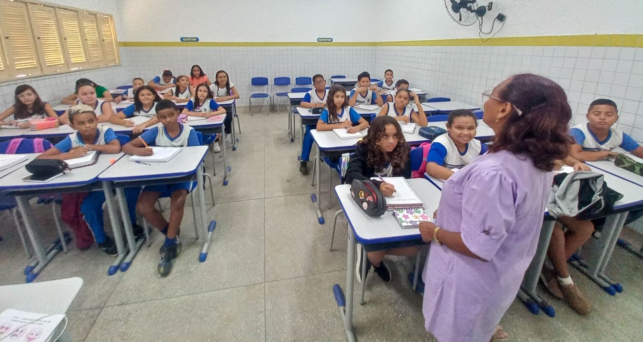 Prefeitura do Natal paga primeira parcela do 13º salário dos professores da Rede Municipal