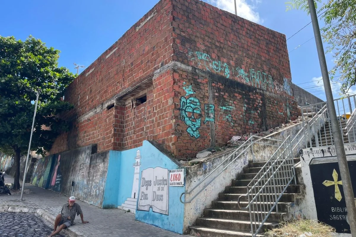 Avenida João XXIII em Mãe Luiza será interditada para demolição de construção irregular