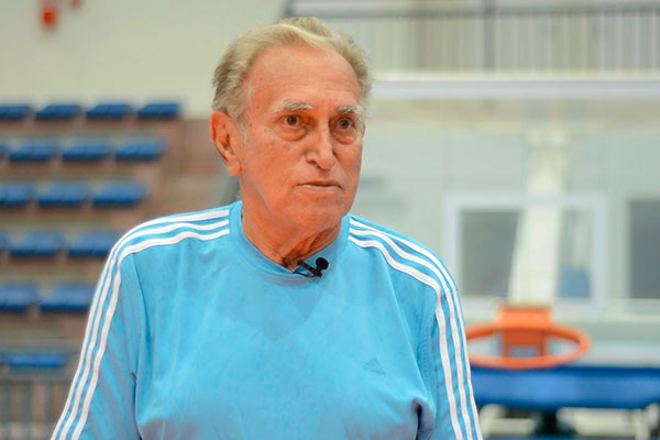 Está sendo realizado na Vila Memorial São José velório de João Felinto Filho, nome histórico do basquete em Natal