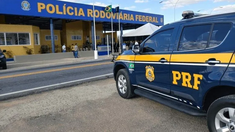 Lula quer gastar 250 milhões para mudar o nome da Polícia Rodoviária Federal para Polícia Viária Federal