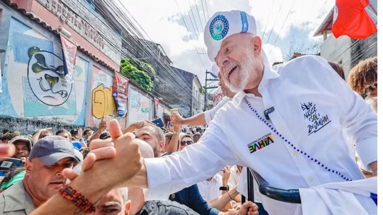 Com popularidade em queda, Lula vai a “carnaval” político na Bahia