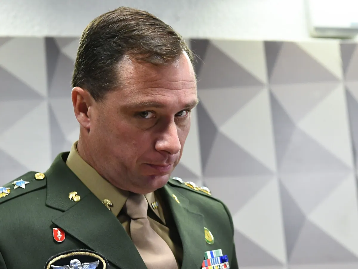 STF revoga prisão de Mauro Cid; militar será ouvido pela PF