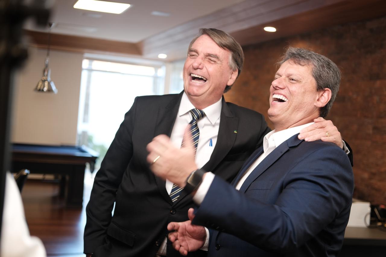 Tarcísio compara ataque contra Uribe na Colômbia à facada de Bolsonaro