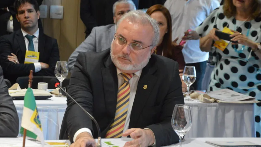 Jean Paul admite dar tempo na política: “Também não há problema em parar”