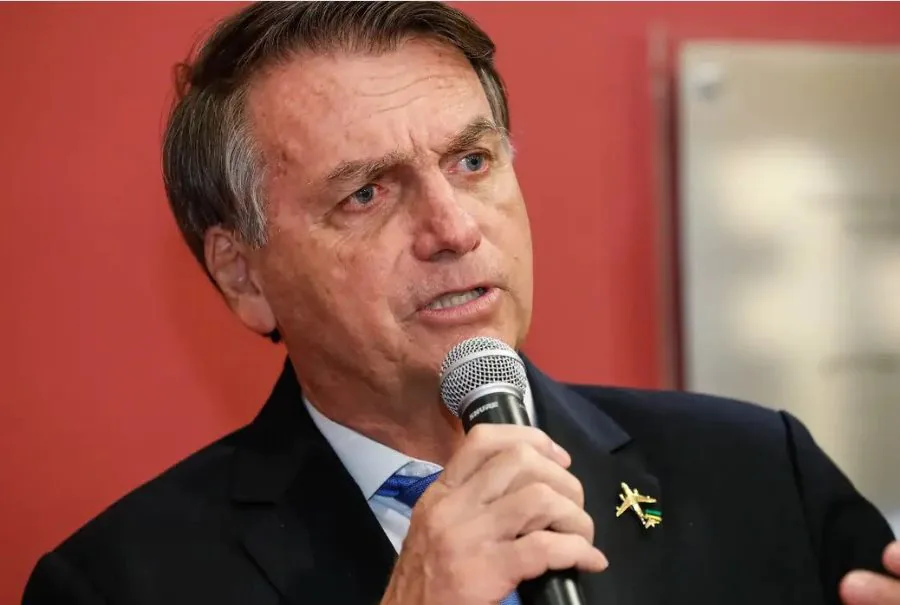 Quaest: Bolsonaro deveria abrir mão da candidatura para 51% dos deputados