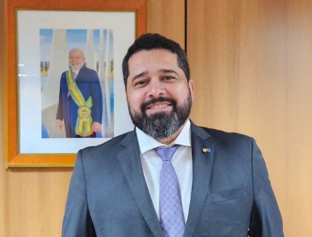 Presidente dos Correios pede demissão e entrega estatal no vermelho