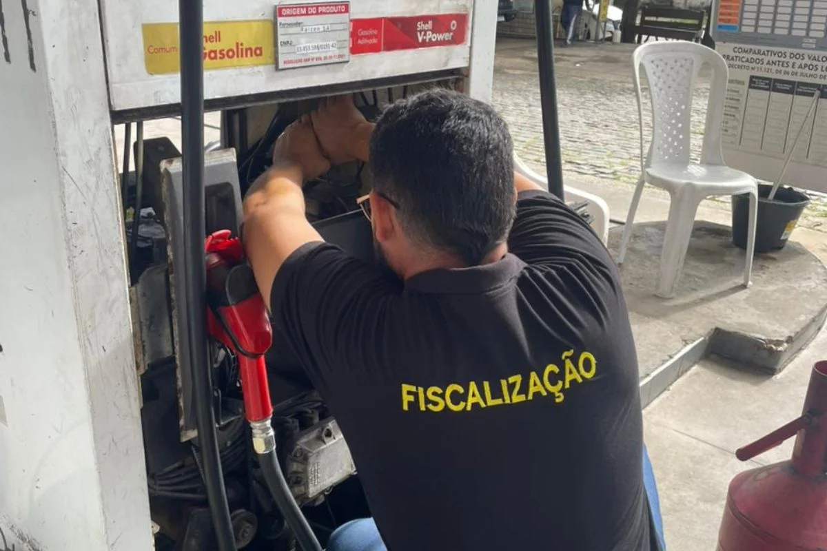 Fiscalização do IPEM/RN encontra bombas de combustível e balanças comerciais com irregularidades