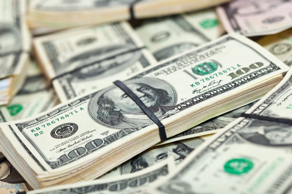 Homem compra dois bilhetes de loteria premiados no mesmo dia