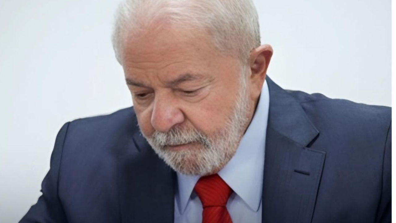 Lula assina carta com presidentes de esquerda : “Democracia sempre”