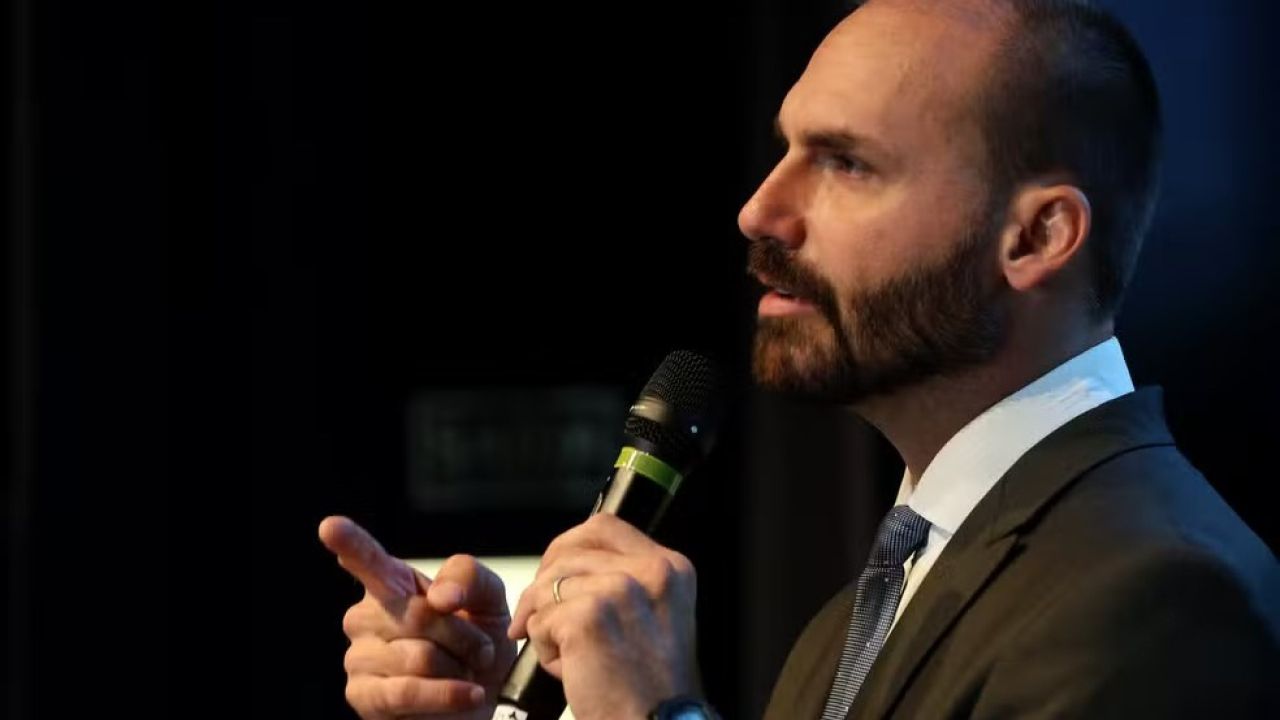 Eduardo Bolsonaro afirma que não haverá eleição em 2026