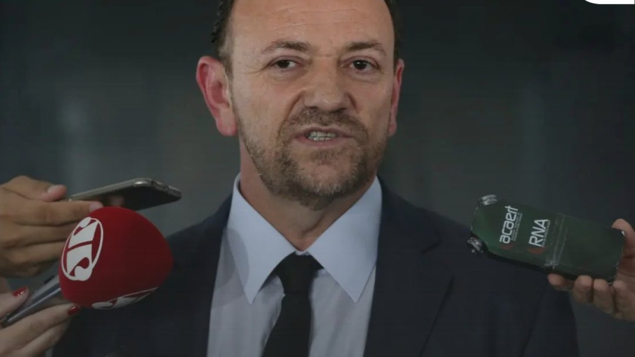 Novo presidente do PT ataca Trump com força total e o chama de 'fascista'