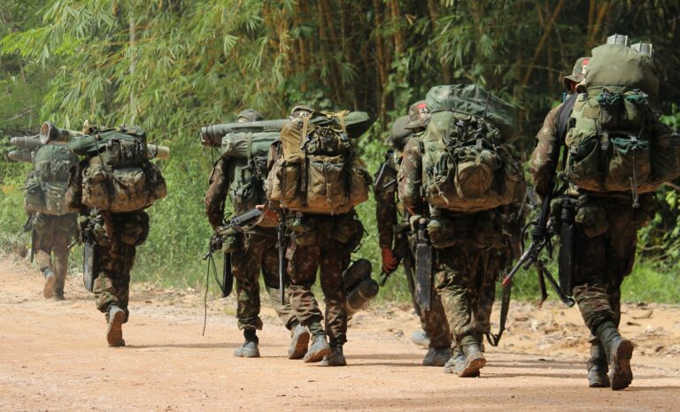 Congresso: Comissão aprova 9% de reajuste salarial para militares