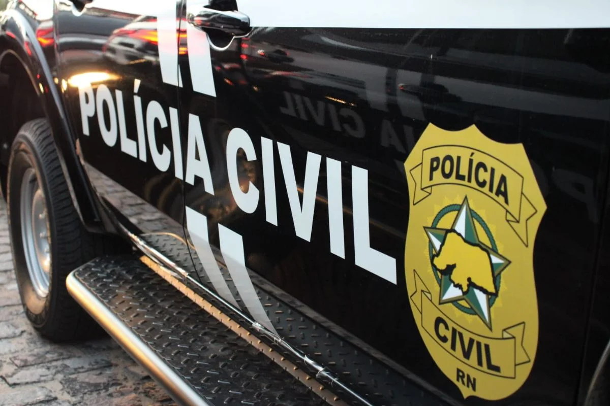 Suspeito de estelionato é preso em Parnamirim usando peruca para enganar polícia