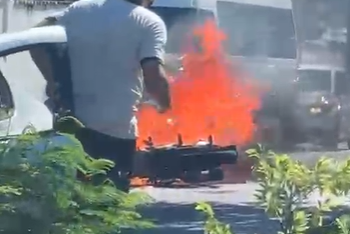 Integrantes de torcida organizada incendeiam moto em avenida de Natal