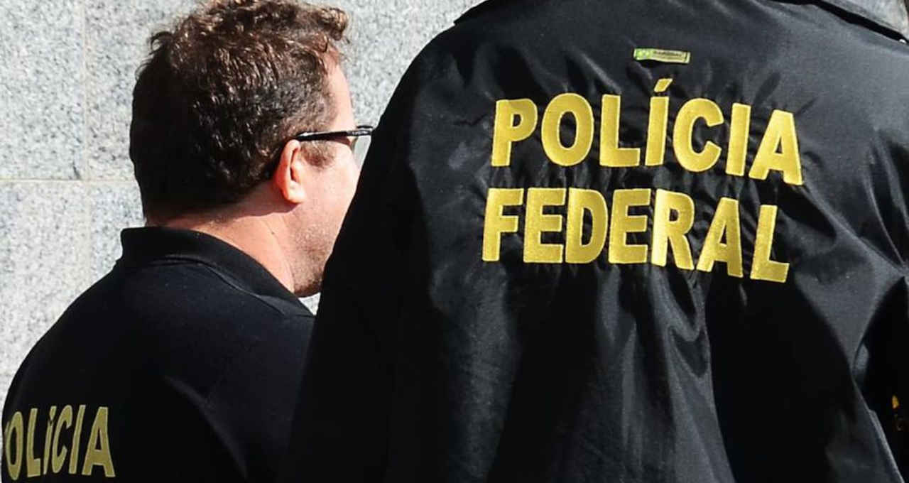 PF faz buscas na casa de Bolsonaro e em seu escritório no PL; ex-presidente usará tornozeleira eletrônica