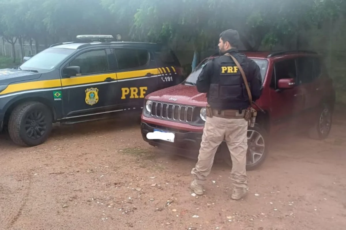 PRF recupera carro clonado e prende foragido com R$ 57 mil em São Gonçalo