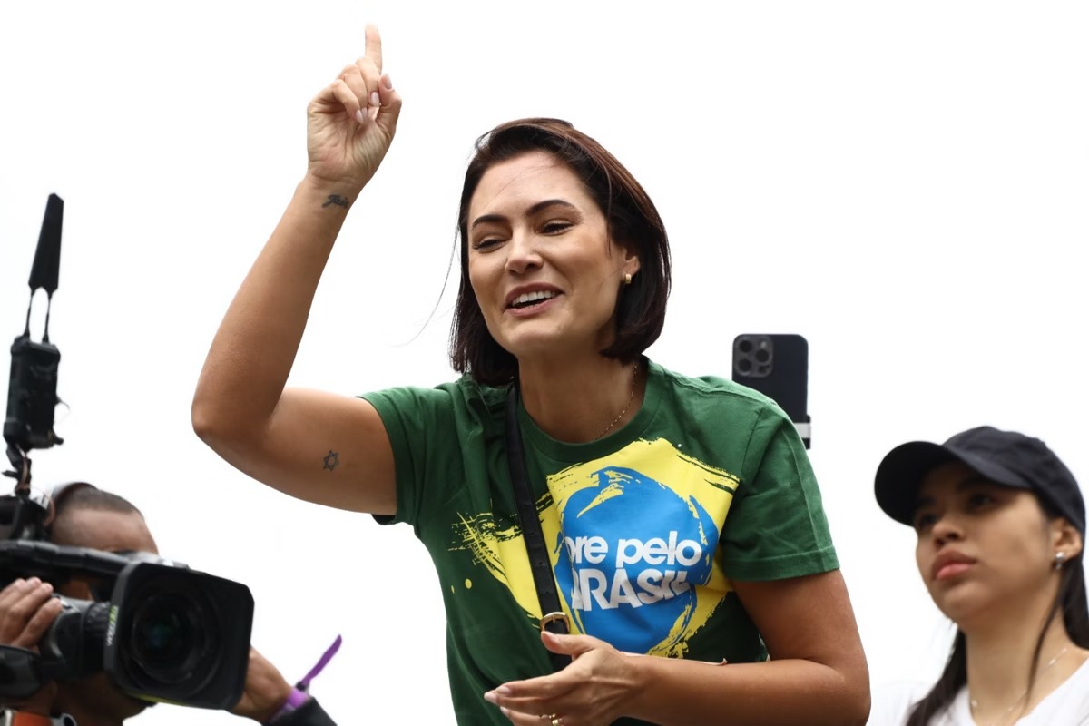 Em carta, Michelle Bolsonaro pede a Lula para 'baixar as armas' e 'deixar desejo de vingança'