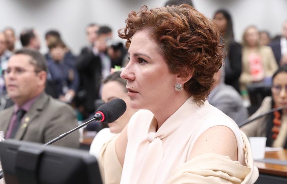 Zambelli pede ajuda à Itália e se define como exilada política