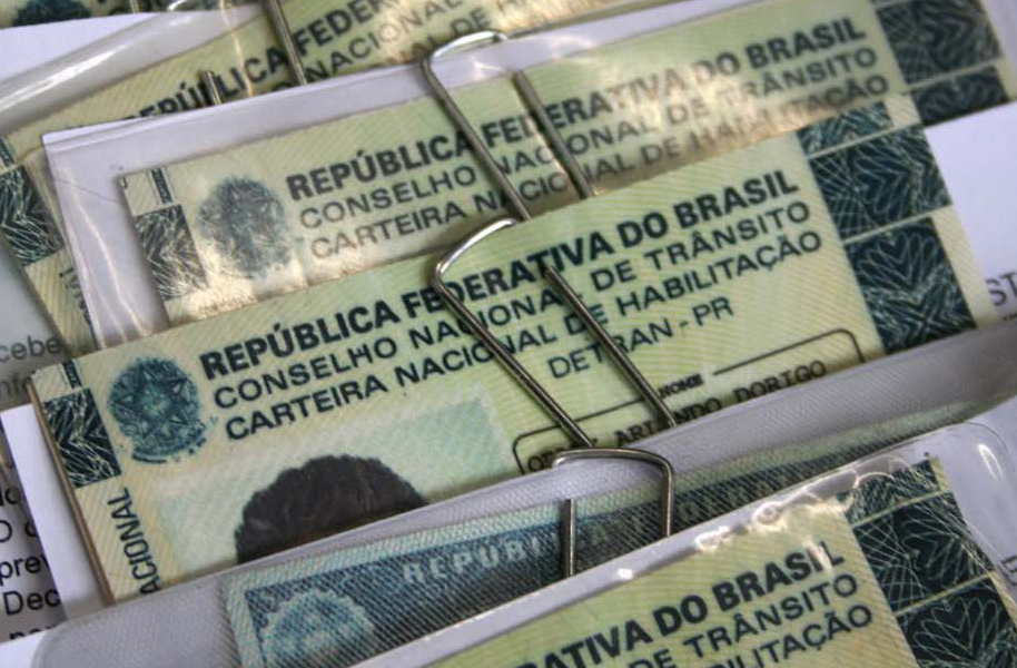Governo do RN isenta maiores de 65 anos de taxas de renovação da CNH