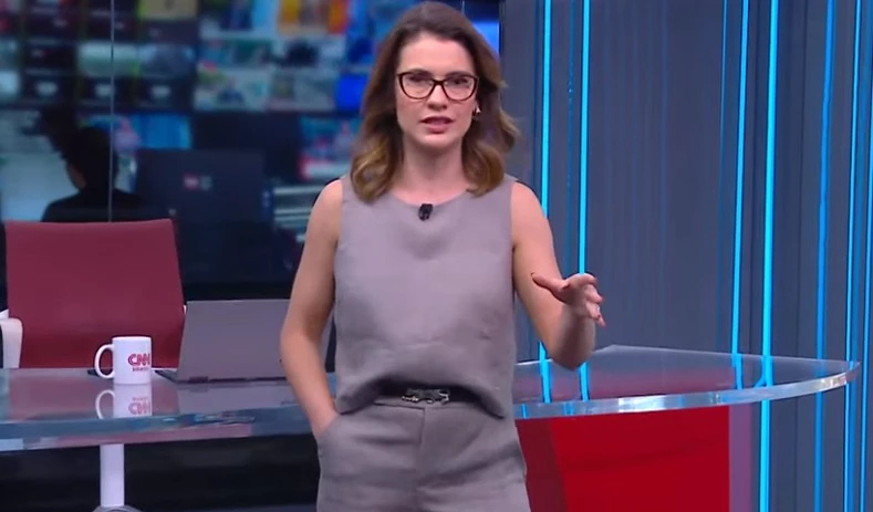 Quem é a jornalista da CNN que chamou Bolsonaro de “Bozo”