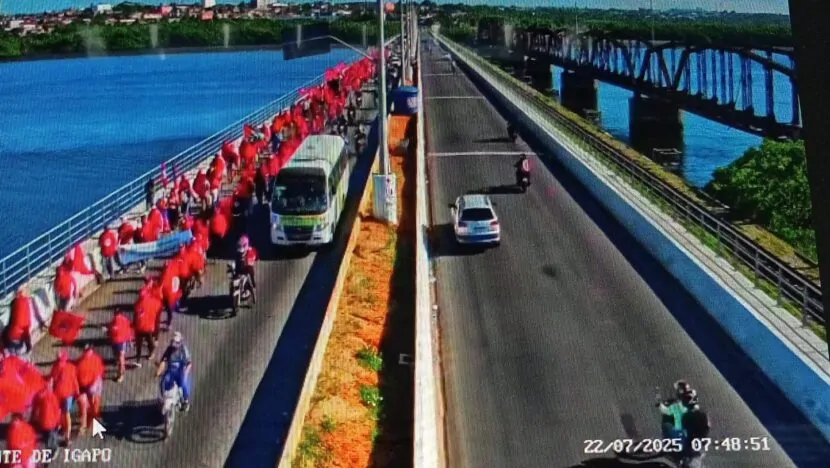 Nova manifestação do MST mobiliza 500 pessoas e deixa trânsito lento em Natal; PRF acompanha trajeto