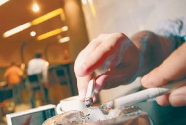 Pesquisador canadense sugere aumento de imposto sobre fumo e cerveja no Brasil