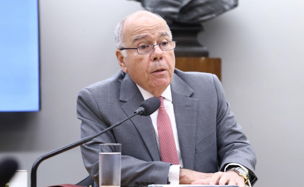 Parlamentares pedem a demissão de ministro por fiasco na diplomacia